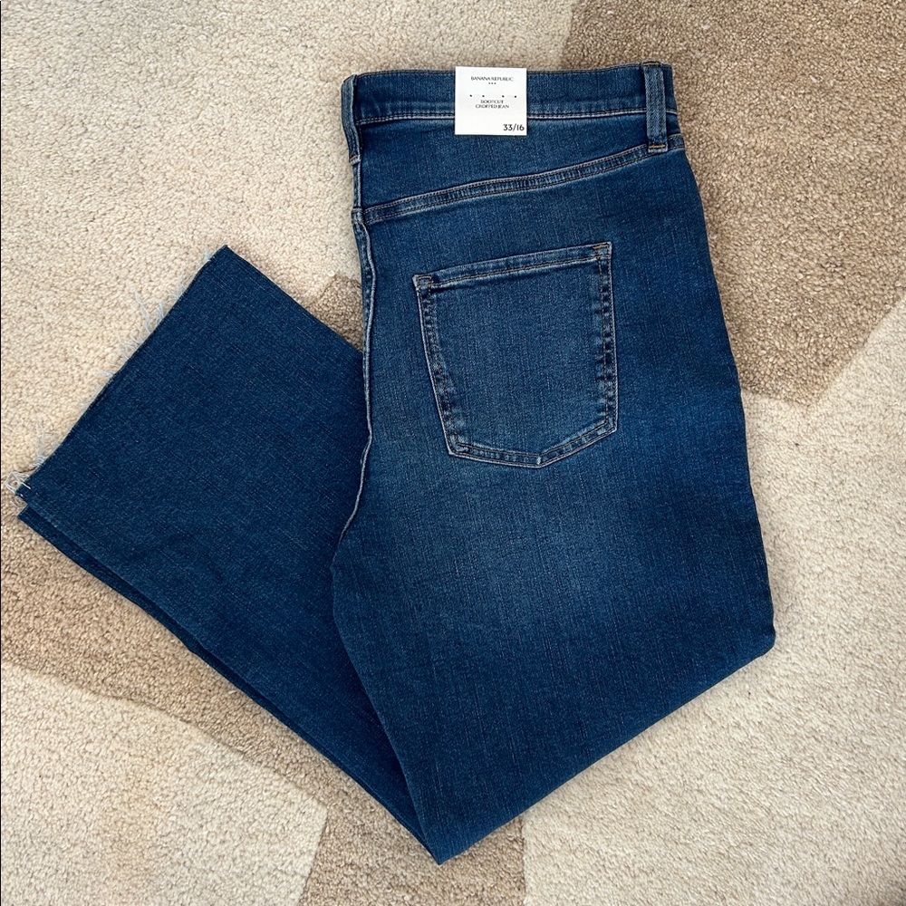 Women's Banana Republic Bootcut/cropped jeans - Size 33/16